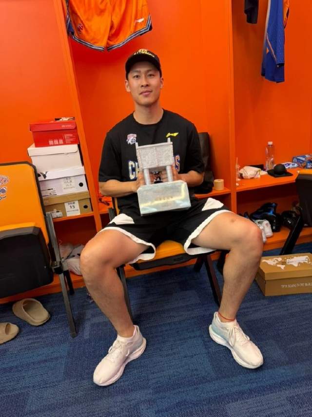 超早期NBA实力榜:马刺领跑,雷霆紧随其后