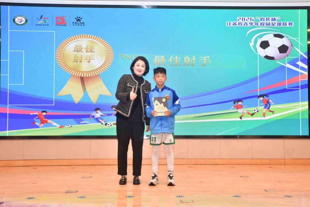 费兰·托雷斯表现平庸遭炮轰,西班牙锋线乏力引发球迷强烈不满